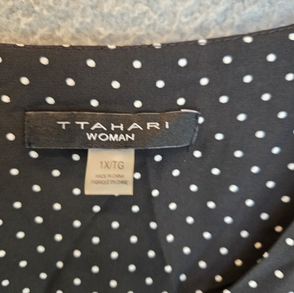T. Tahari Womens Blouse Sz 1X Black White Polka Dot Full Front Button Semi Sheer - Picture 5 of 13